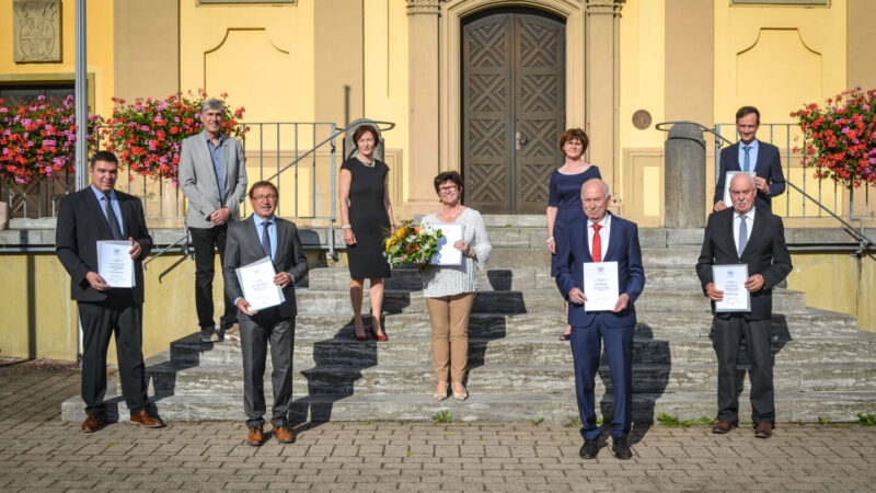 Sieben Persönlichkeiten erhalten die Ehrenurkunde des Landkreises Schweinfurt