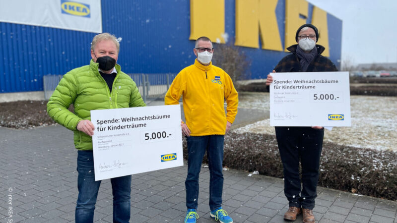 IKEA Würzburg spendet 10.000 Euro an die Kindertafeln
