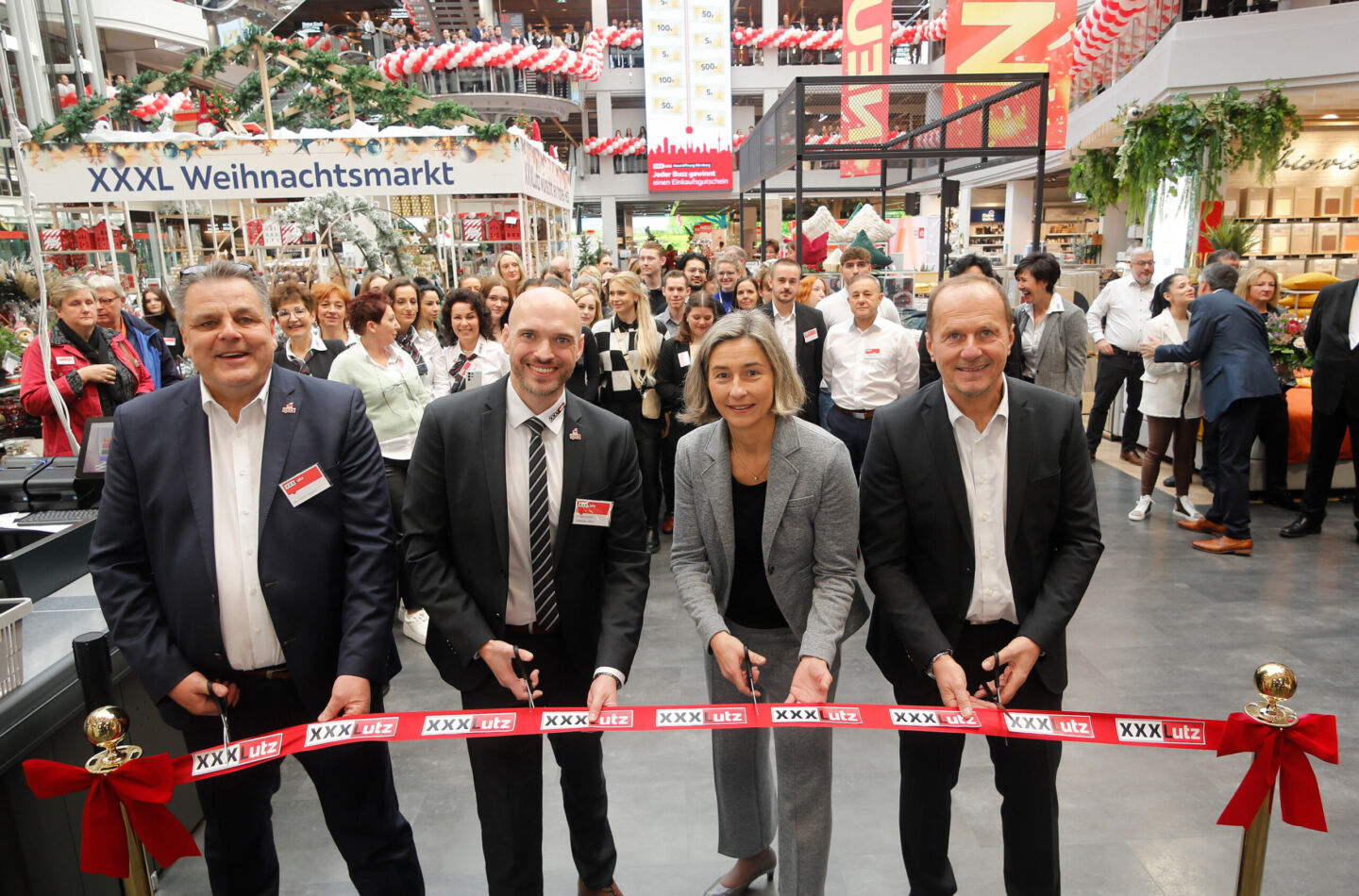 Stadträtin Dr. Tatjana Körner eröffnet den neuen XXXLutz in Nürnberg