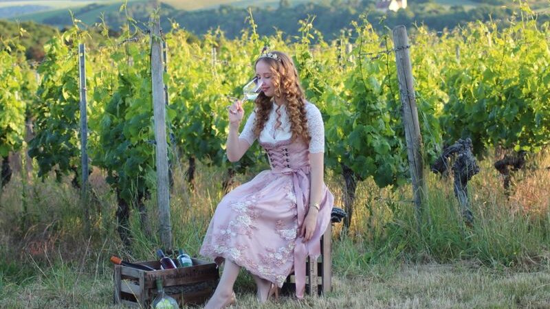 Lindacher Weinprinzessin Eva Dotzel eröffnet das Weinfest am Samstag