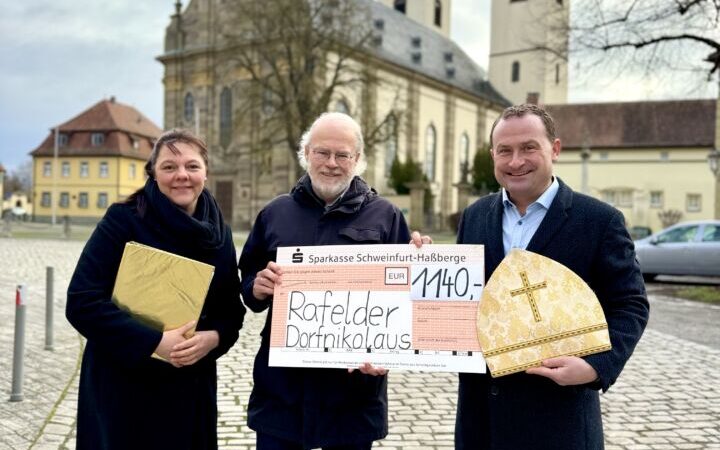 Rafelder Dorfnikolaus übergibt Spende  – 1.140 € für den Schweinfurter „GesprächsLaden“