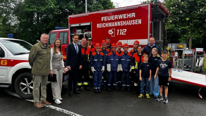 Blaulichttag in Schonungen mit vielen neuen Einsatzfahrzeugen – Rotes Kreuz, ASB, Johanniter, DLRG, Polizei und Feuerwehren dabei